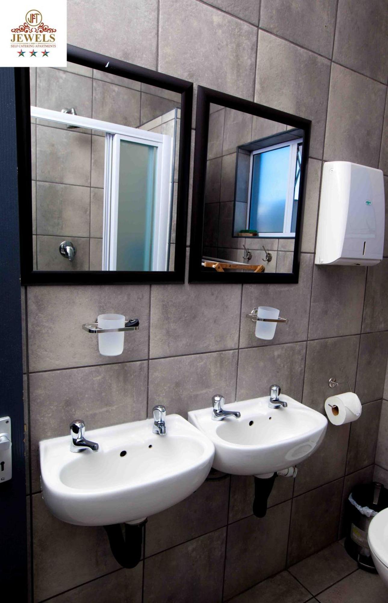 Jft Self Catering Units Bed and Breakfast East London Εξωτερικό φωτογραφία
